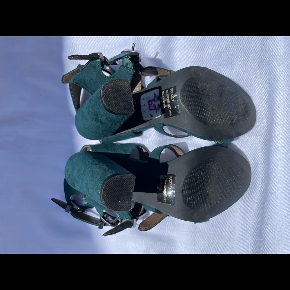 Heels - Picture 4 of 4